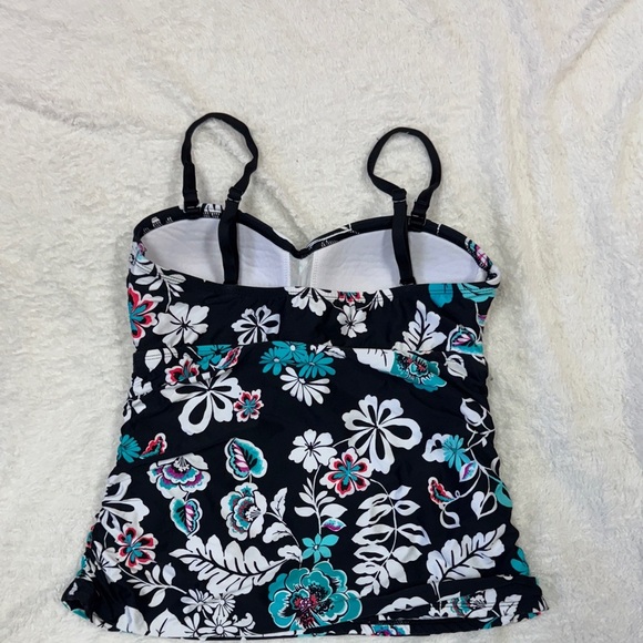 24th & Ocean Black and White One Piece Swimsuit with Adjustable Straps - Picture 2 of 6